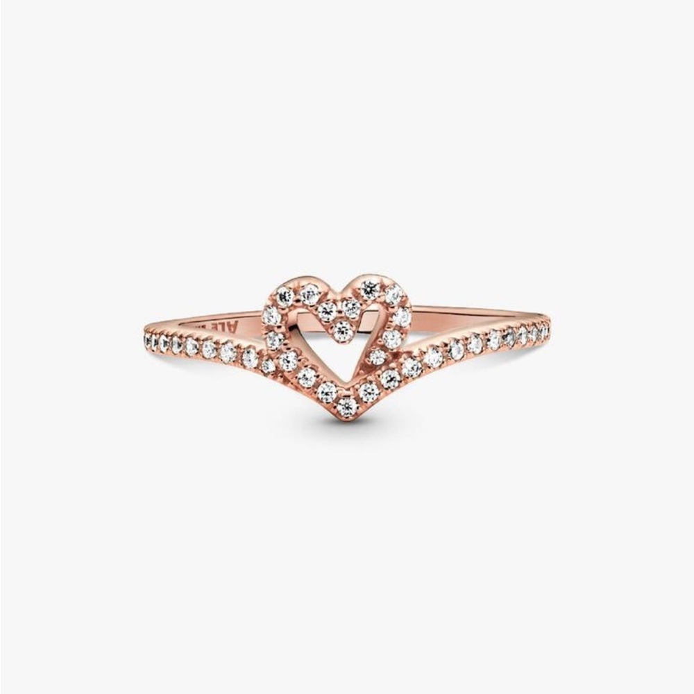 Pandora Sparkling Wishbone Heart Ring
Rose Gold Size 7 (54mm)